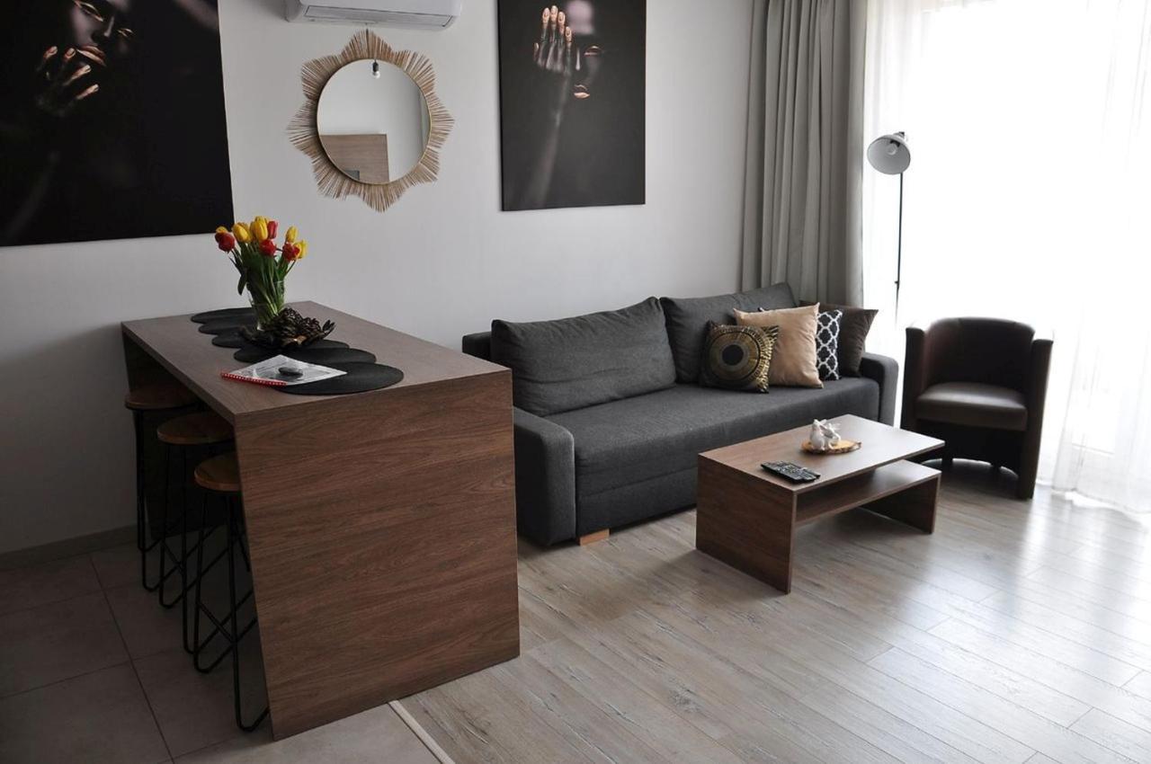 Q Apart Grand - Klimatyzowane 3 Pokojowe Apartamenty Przy Manufakturze Z Garazem Gratis, Fv 罗兹 外观 照片