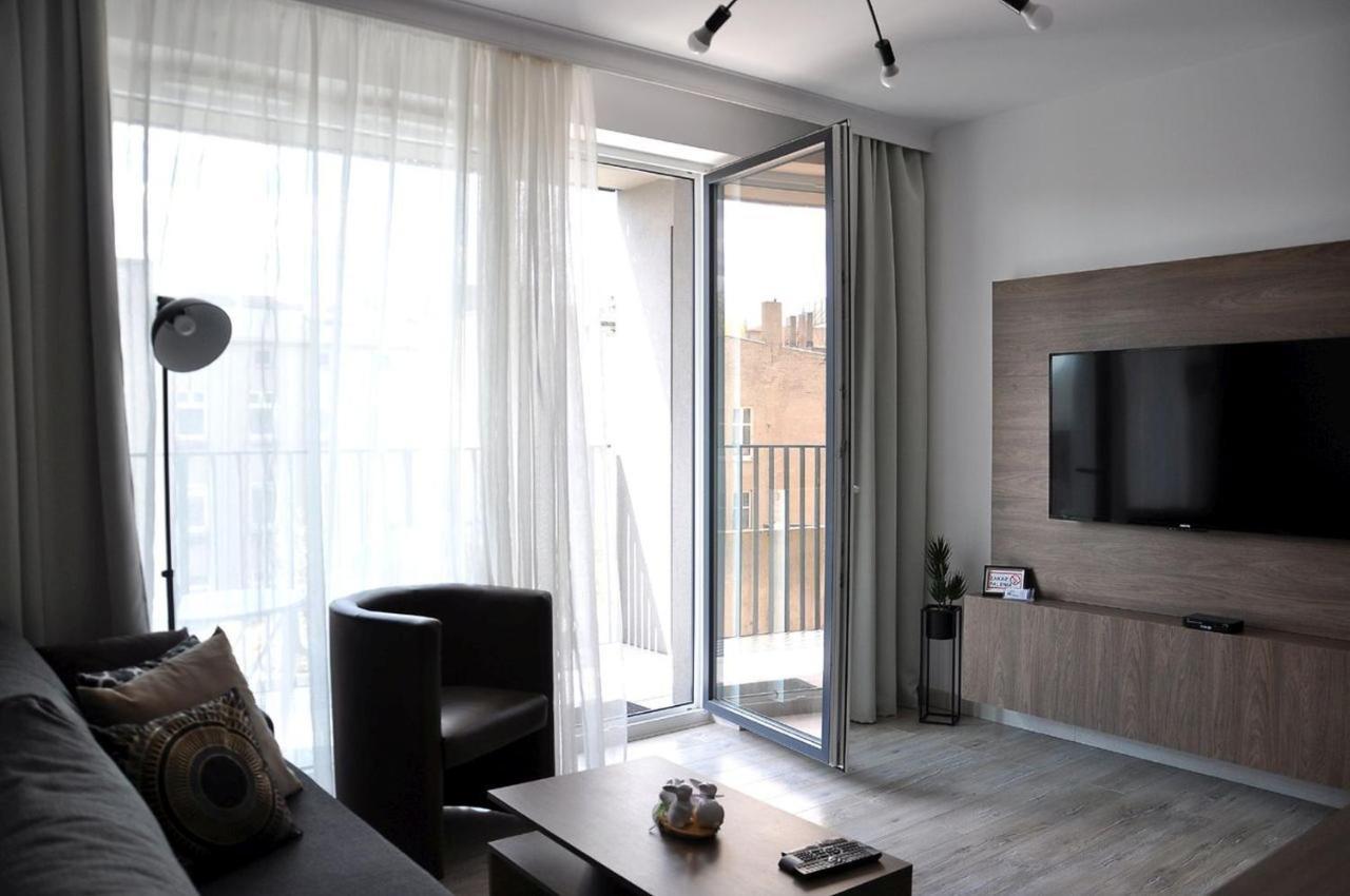 Q Apart Grand - Klimatyzowane 3 Pokojowe Apartamenty Przy Manufakturze Z Garazem Gratis, Fv 罗兹 外观 照片