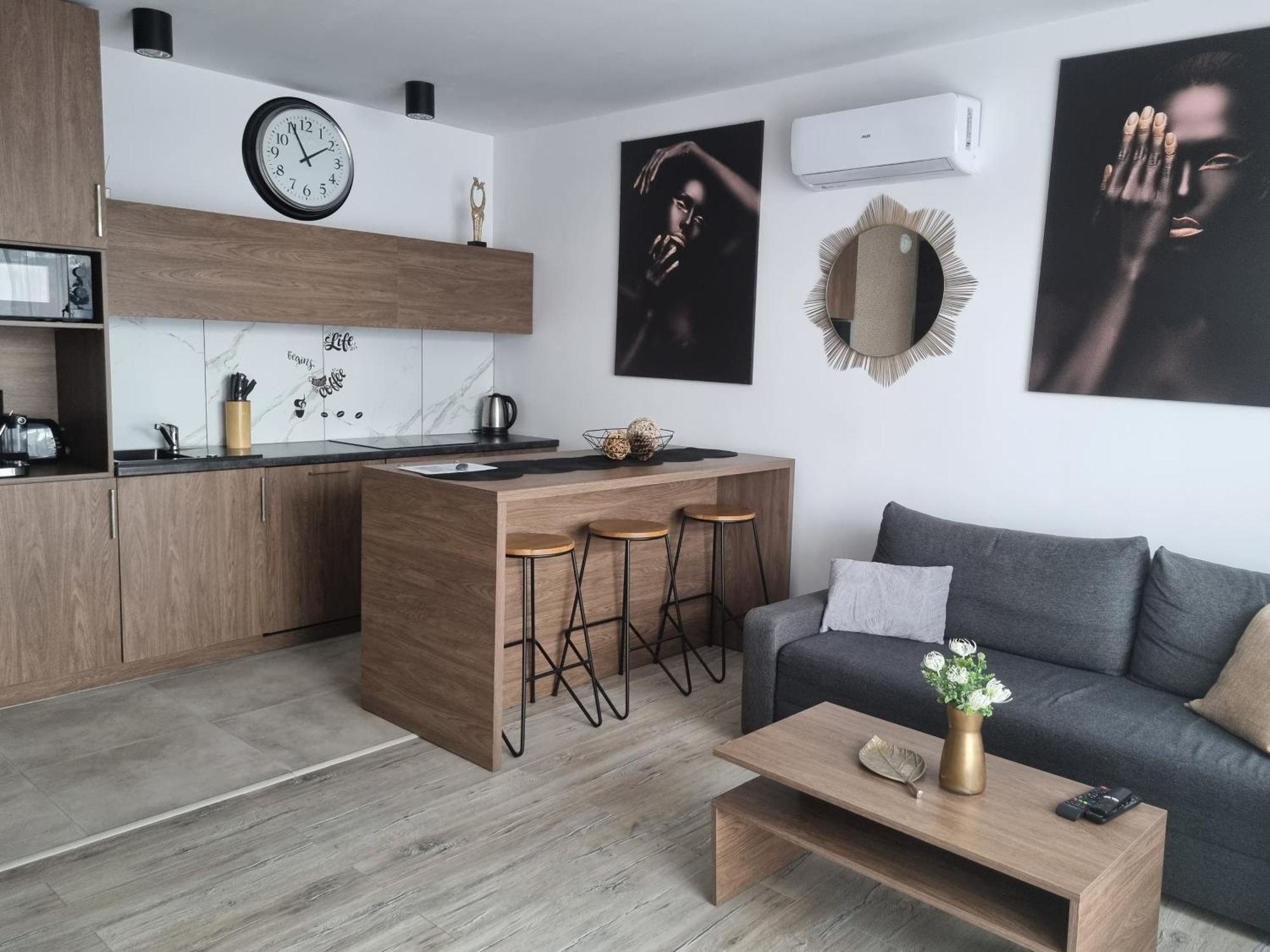 Q Apart Grand - Klimatyzowane 3 Pokojowe Apartamenty Przy Manufakturze Z Garazem Gratis, Fv 罗兹 外观 照片