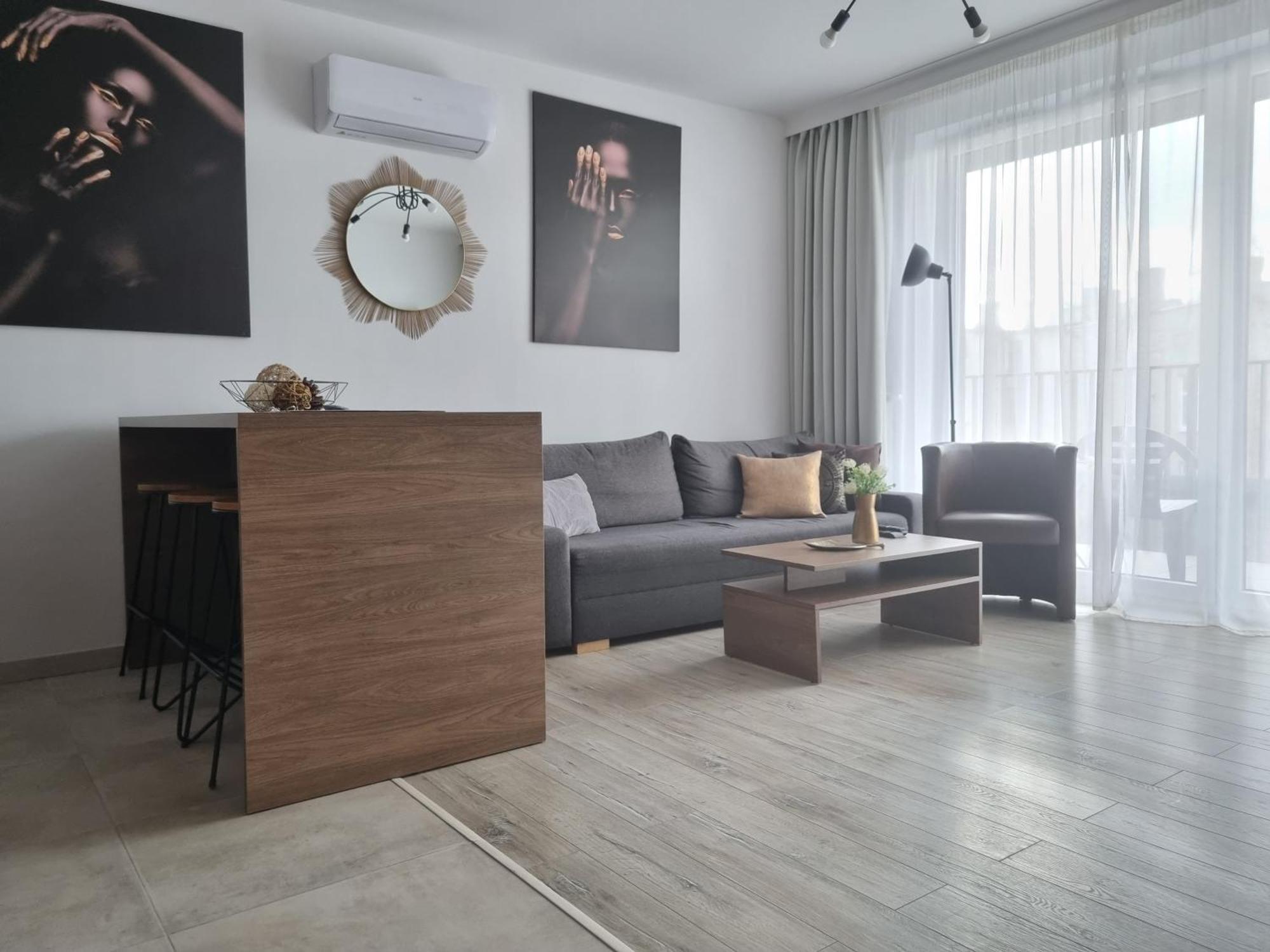 Q Apart Grand - Klimatyzowane 3 Pokojowe Apartamenty Przy Manufakturze Z Garazem Gratis, Fv 罗兹 外观 照片