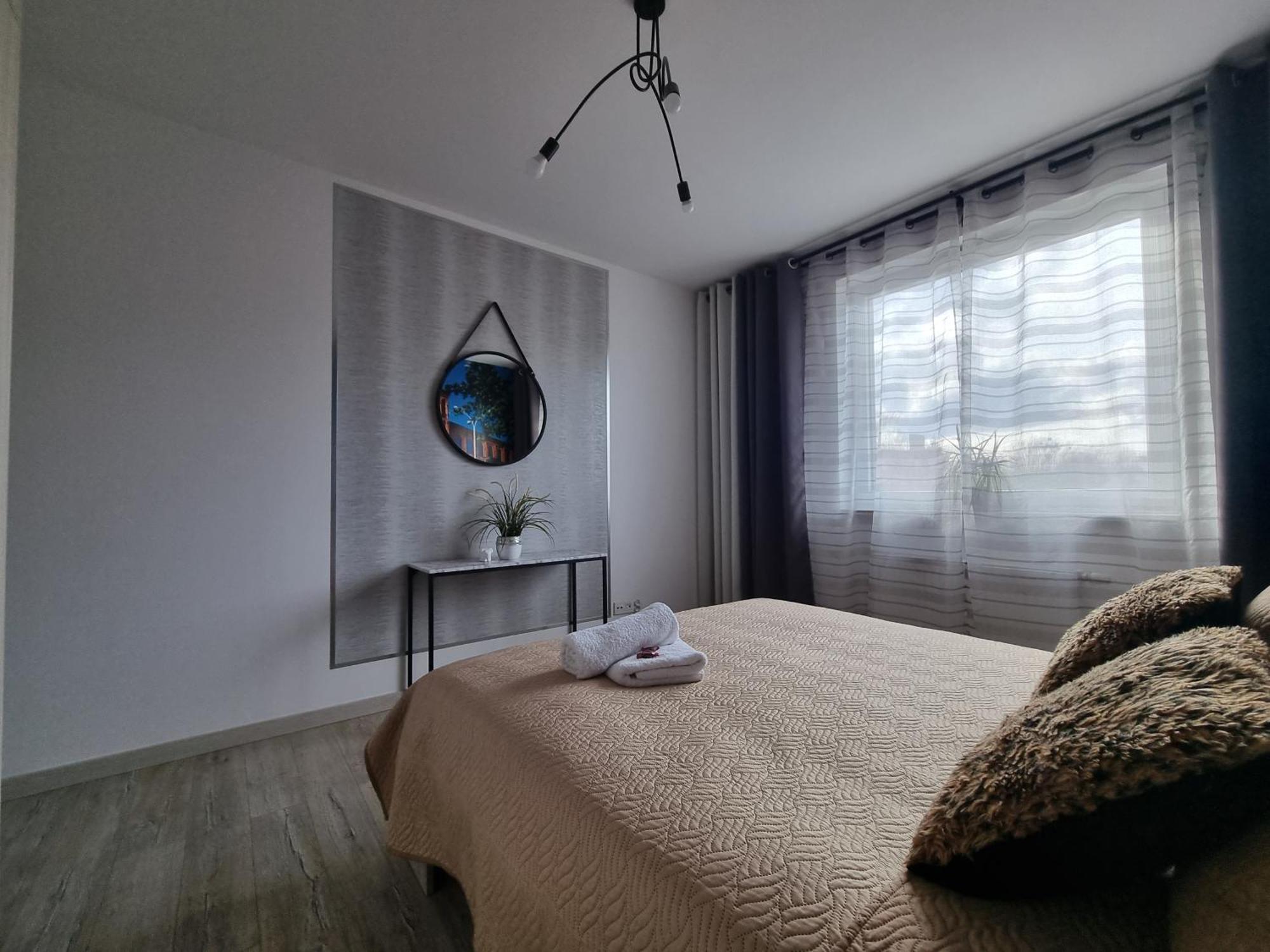 Q Apart Grand - Klimatyzowane 3 Pokojowe Apartamenty Przy Manufakturze Z Garazem Gratis, Fv 罗兹 外观 照片