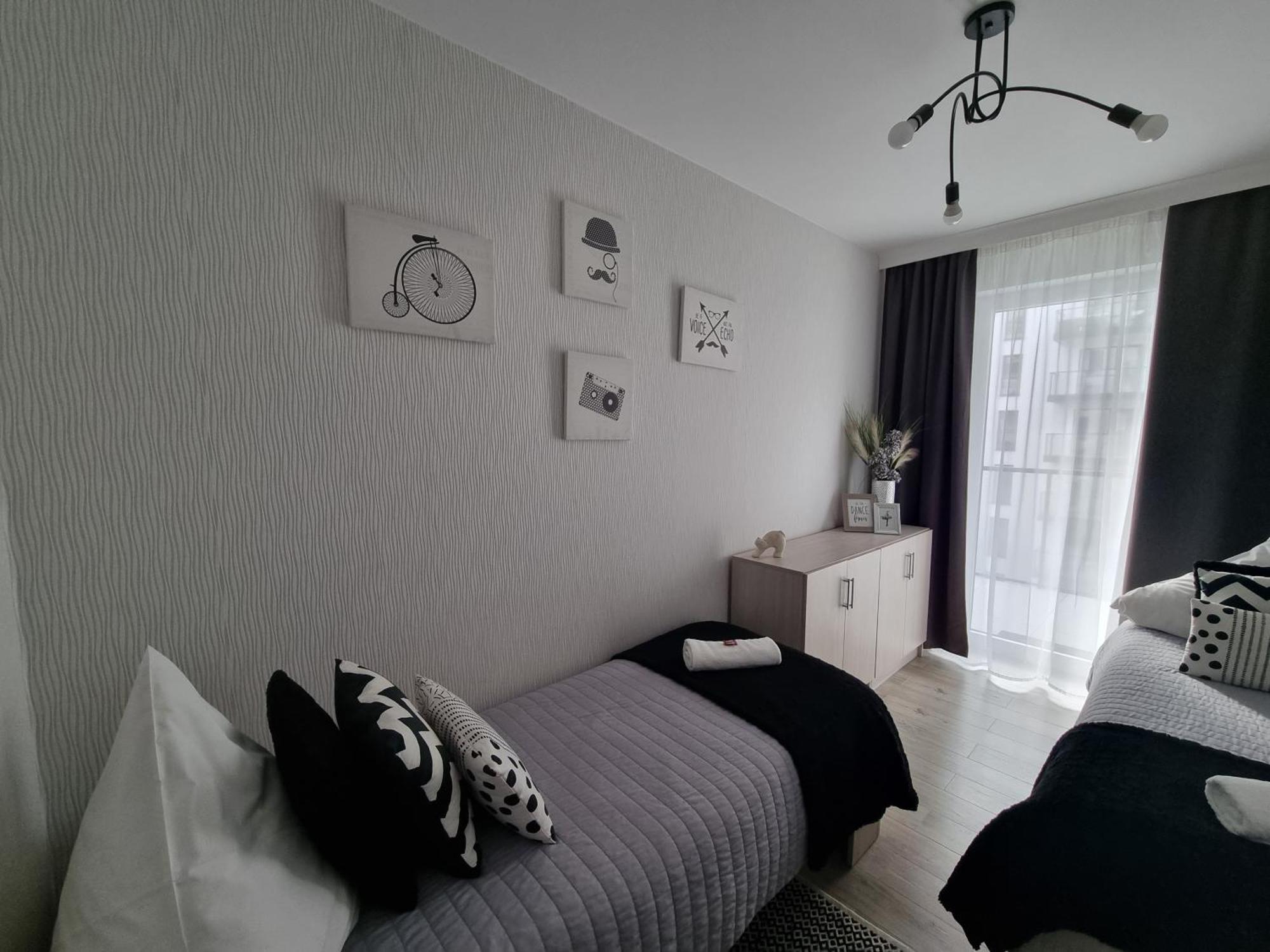 Q Apart Grand - Klimatyzowane 3 Pokojowe Apartamenty Przy Manufakturze Z Garazem Gratis, Fv 罗兹 外观 照片