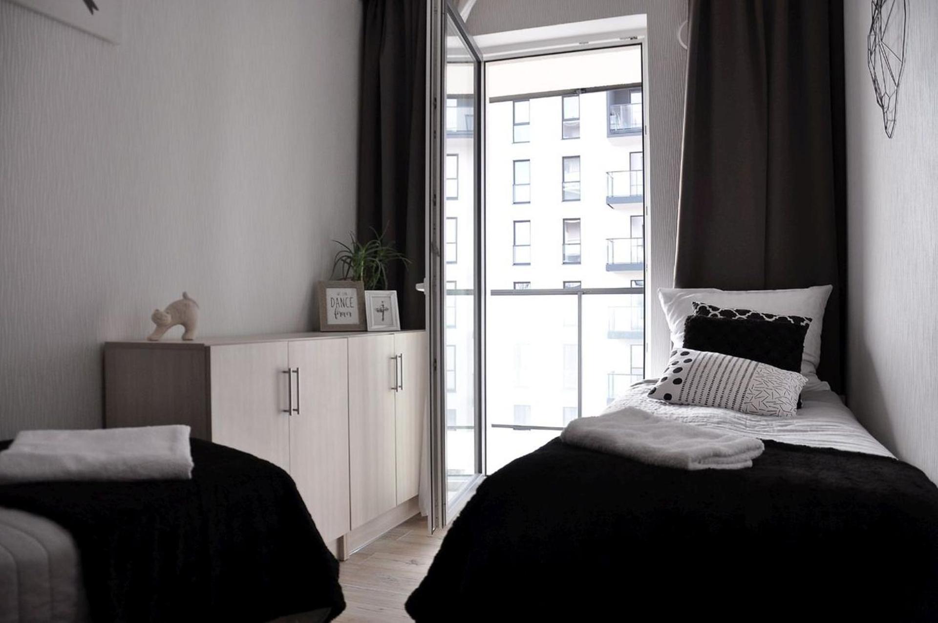 Q Apart Grand - Klimatyzowane 3 Pokojowe Apartamenty Przy Manufakturze Z Garazem Gratis, Fv 罗兹 外观 照片