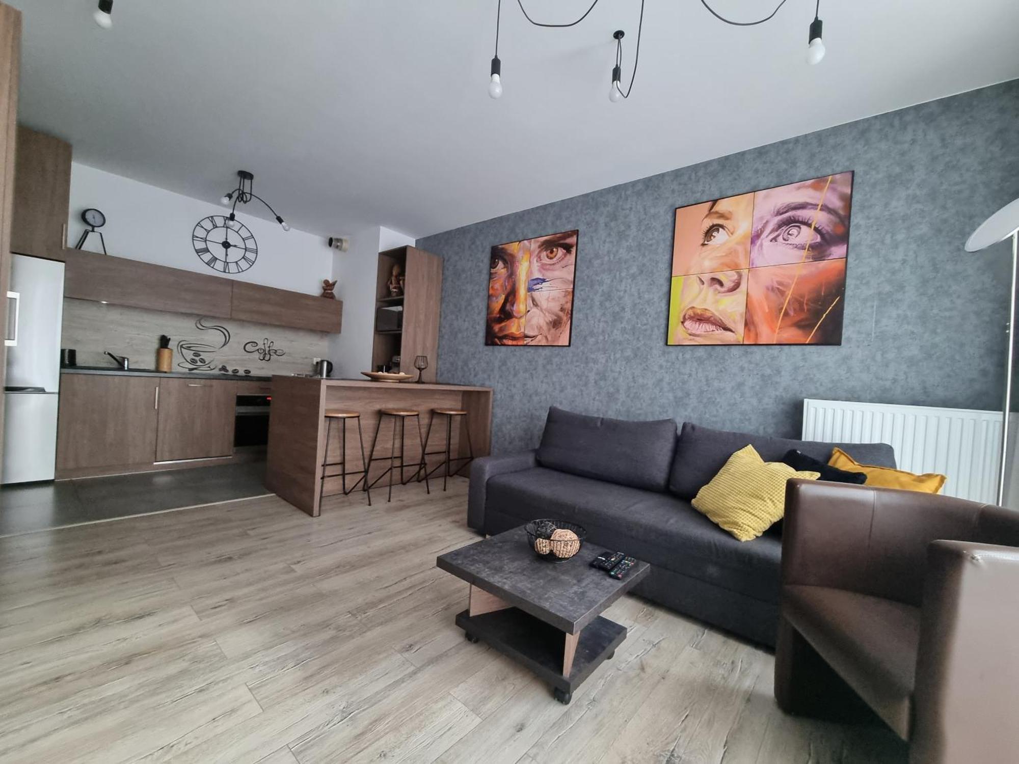 Q Apart Grand - Klimatyzowane 3 Pokojowe Apartamenty Przy Manufakturze Z Garazem Gratis, Fv 罗兹 外观 照片