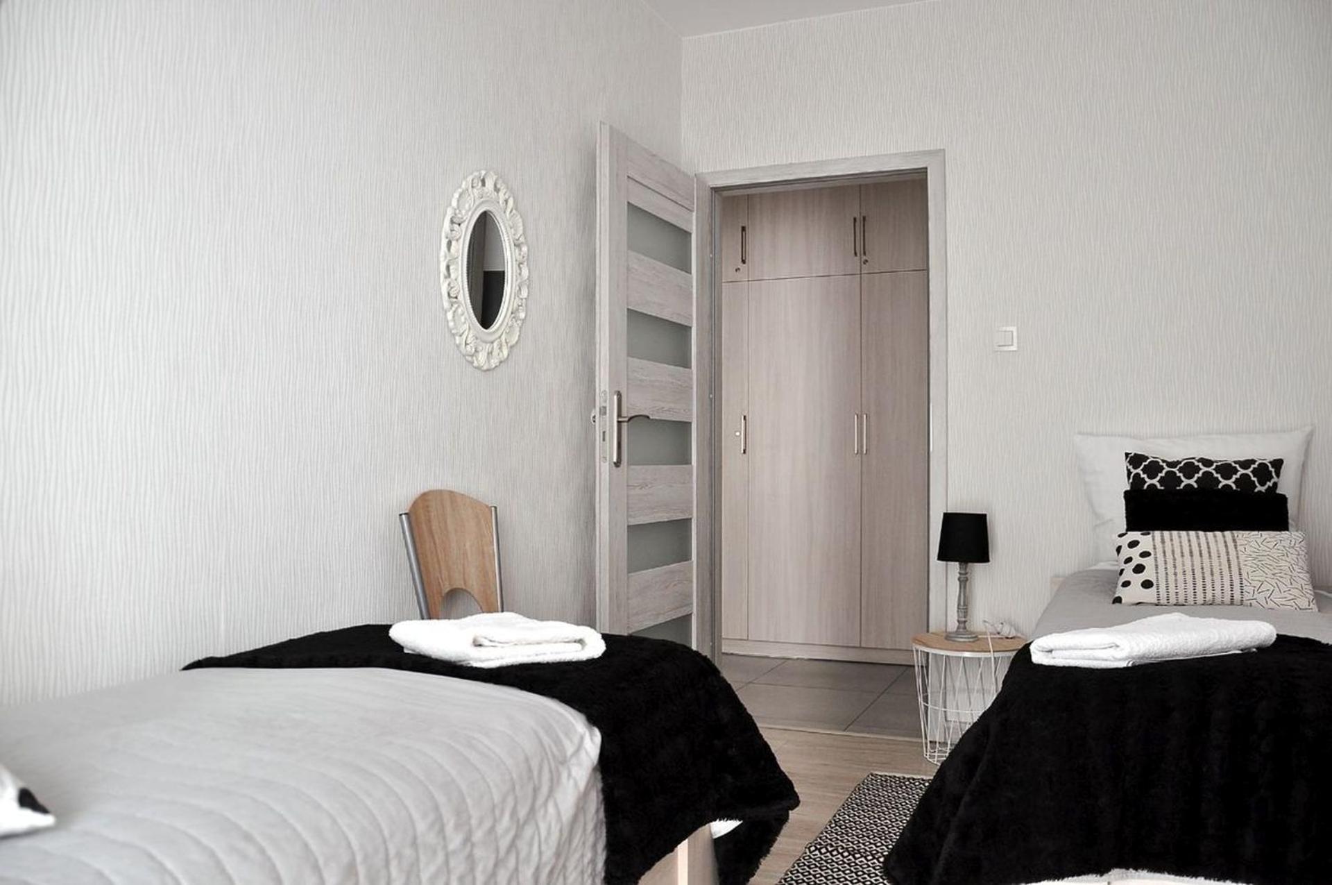 Q Apart Grand - Klimatyzowane 3 Pokojowe Apartamenty Przy Manufakturze Z Garazem Gratis, Fv 罗兹 外观 照片