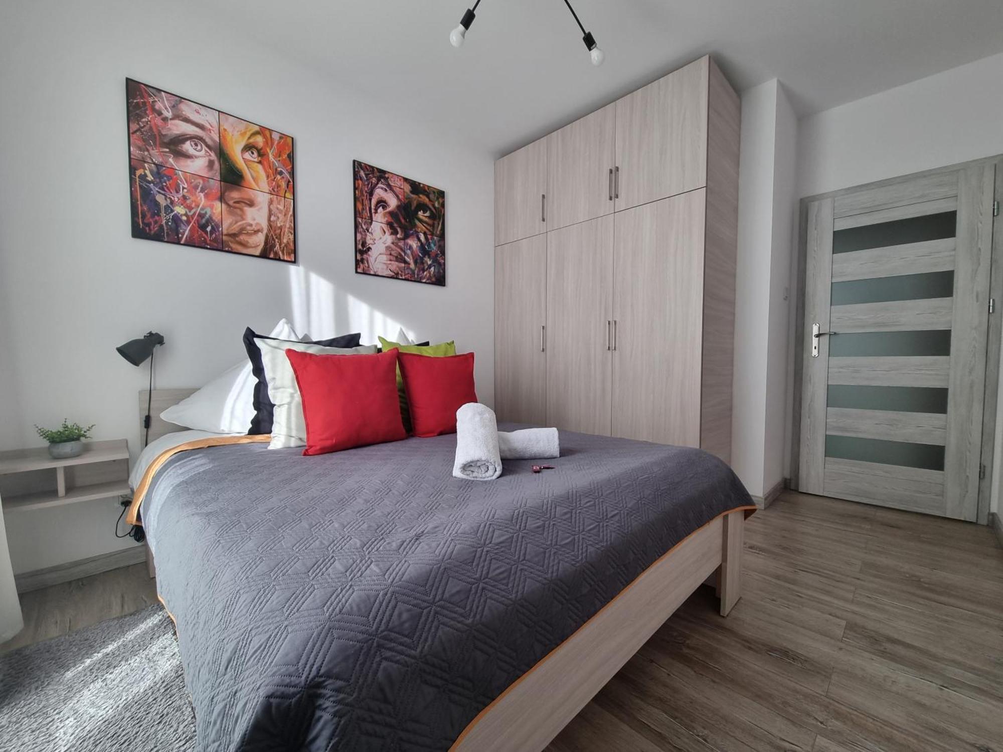 Q Apart Grand - Klimatyzowane 3 Pokojowe Apartamenty Przy Manufakturze Z Garazem Gratis, Fv 罗兹 外观 照片